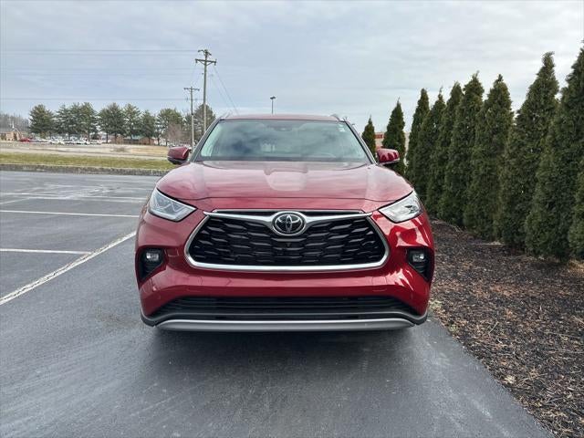 2025 Toyota Highlander Hybrid Platinum