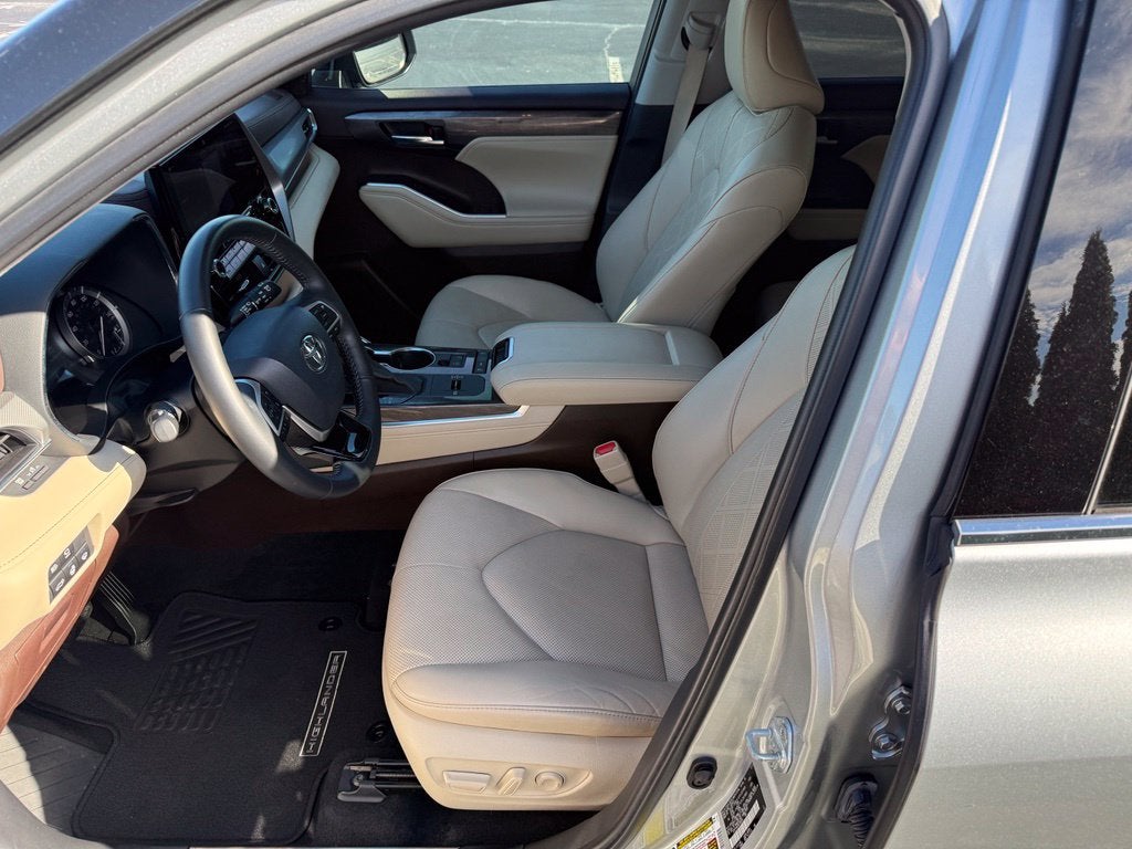 2022 Toyota Highlander Platinum