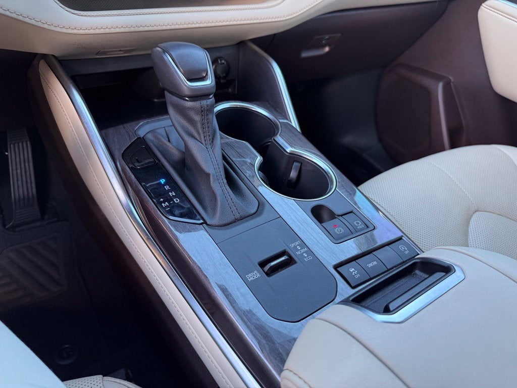 2022 Toyota Highlander Platinum