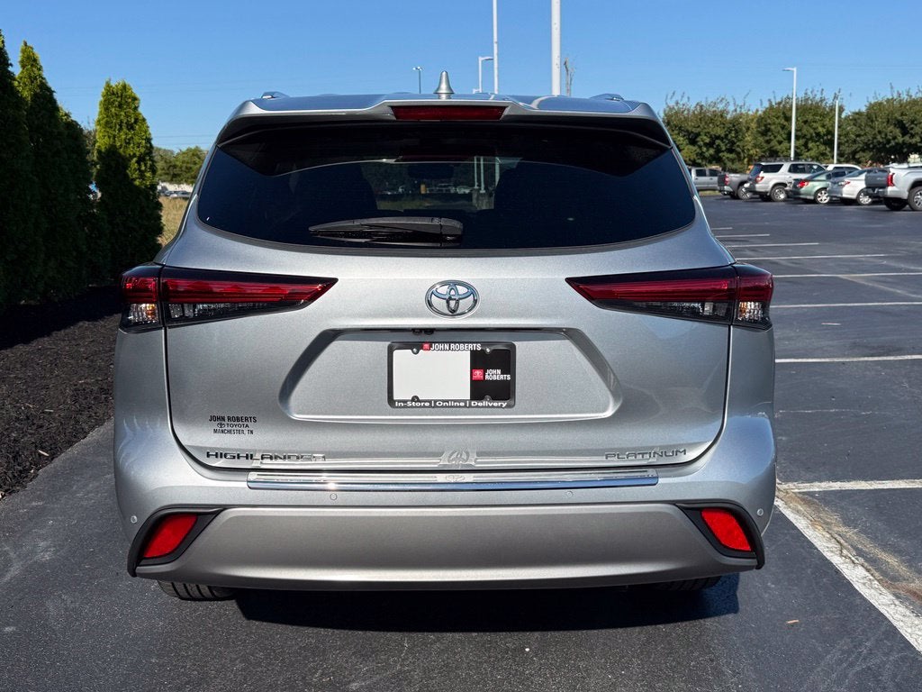2022 Toyota Highlander Platinum