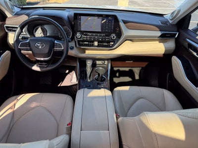 2022 Toyota Highlander Platinum