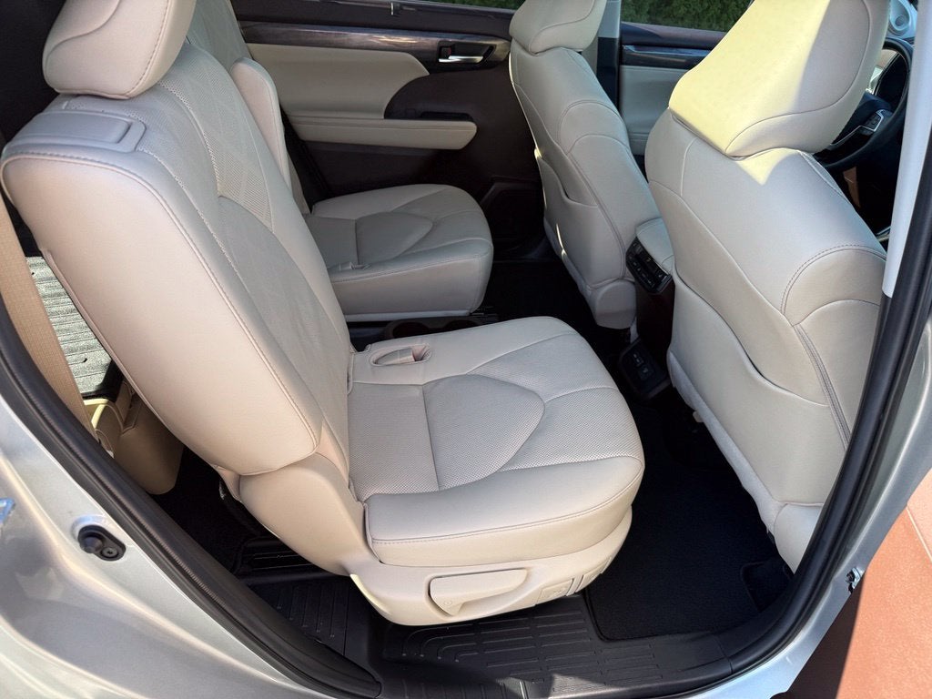 2022 Toyota Highlander Platinum