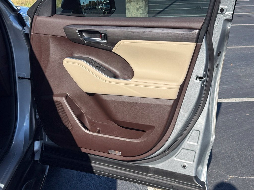 2022 Toyota Highlander Platinum