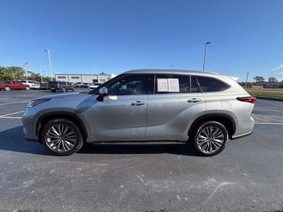 2022 Toyota Highlander Platinum