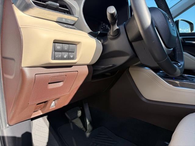 2022 Toyota Highlander Platinum