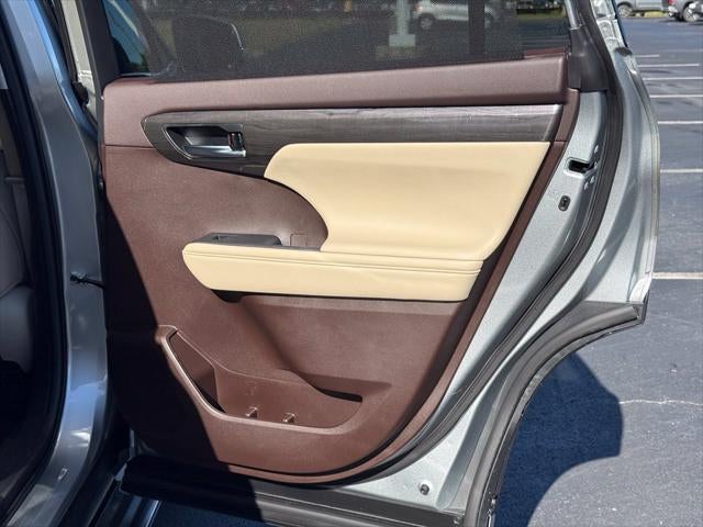 2022 Toyota Highlander Platinum