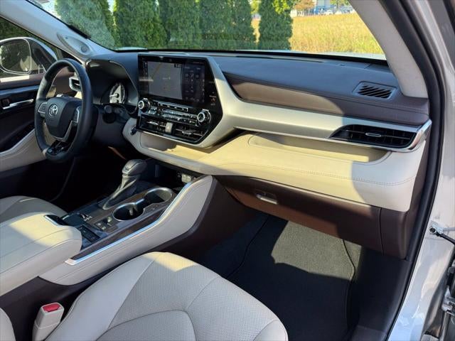 2022 Toyota Highlander Platinum