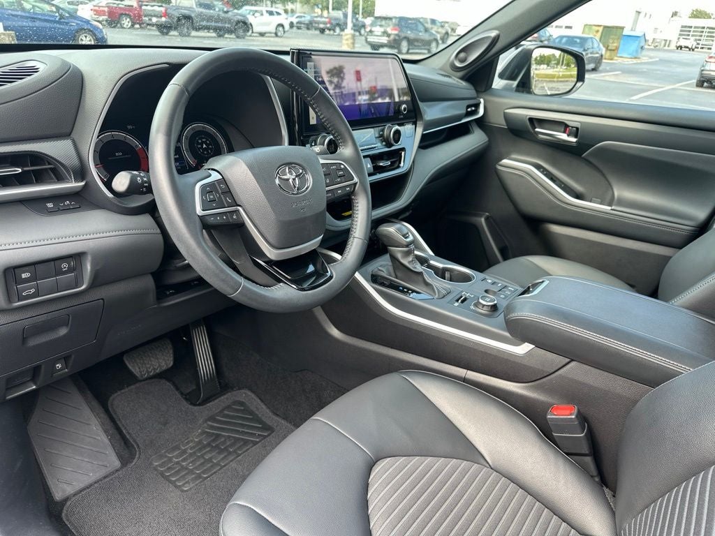 2025 Toyota Highlander XSE