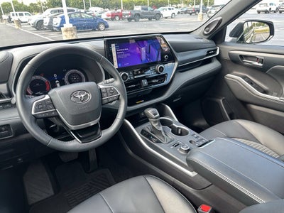 2025 Toyota Highlander XSE