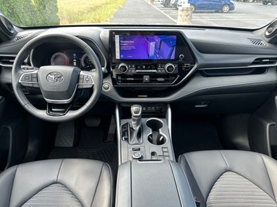 2025 Toyota Highlander XSE