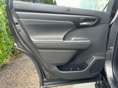 2025 Toyota Highlander XSE