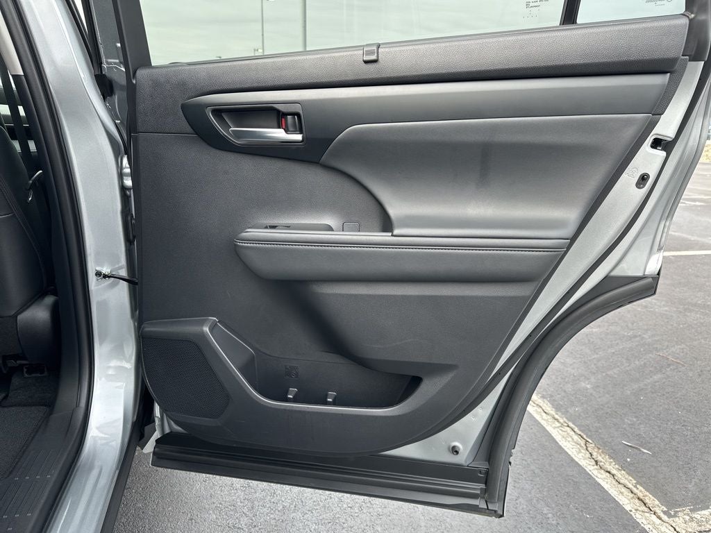 2025 Toyota Highlander XLE