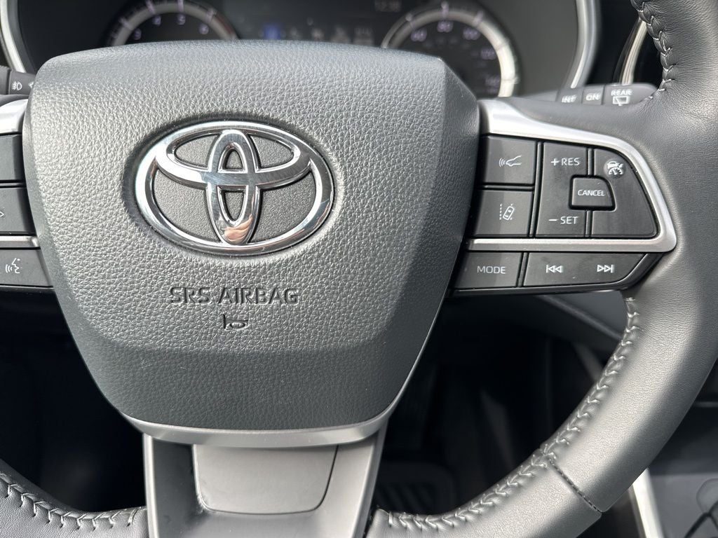 2025 Toyota Highlander XLE