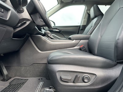 2025 Toyota Highlander XLE