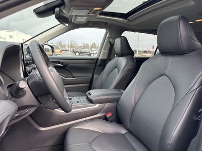 2025 Toyota Highlander XLE