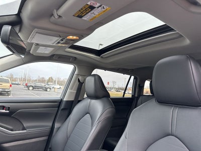 2025 Toyota Highlander XLE