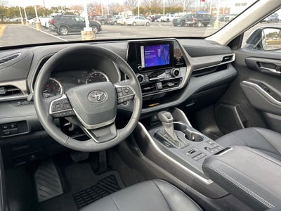 2025 Toyota Highlander XLE