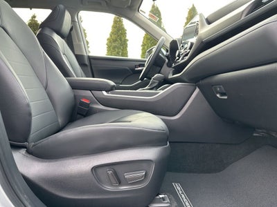 2025 Toyota Highlander XLE