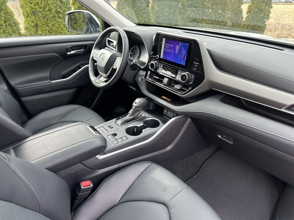 2025 Toyota Highlander XLE