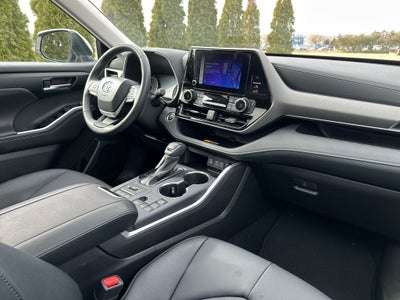 2025 Toyota Highlander XLE