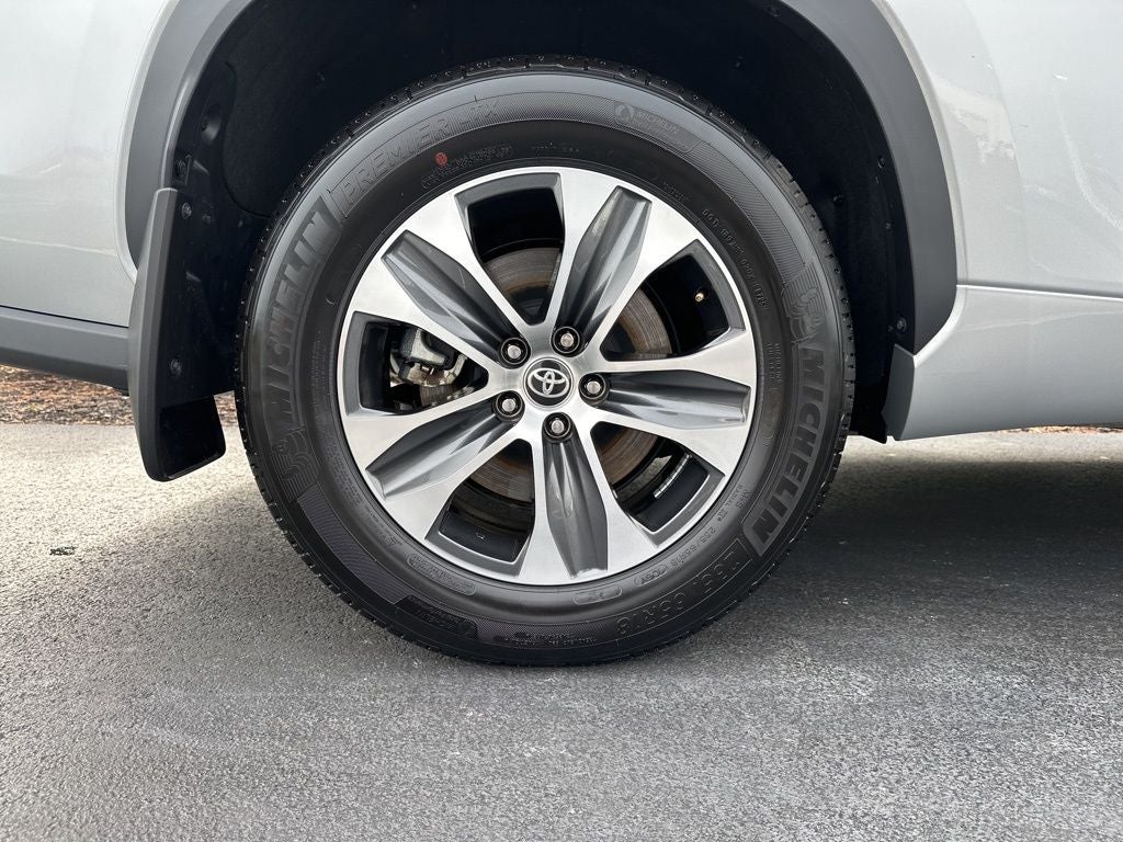 2025 Toyota Highlander XLE