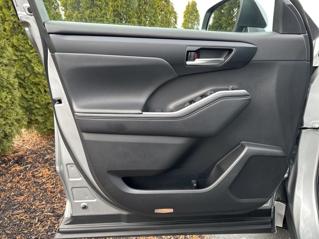 2025 Toyota Highlander XLE