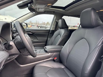2025 Toyota Highlander XLE
