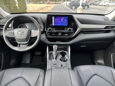 2025 Toyota Highlander XLE