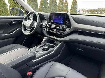 2025 Toyota Highlander XLE