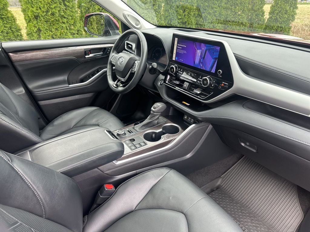 2023 Toyota Highlander Platinum