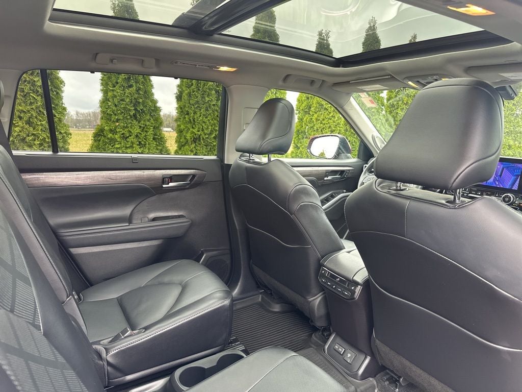 2023 Toyota Highlander Platinum