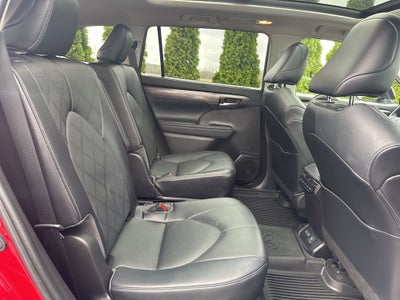2023 Toyota Highlander Platinum