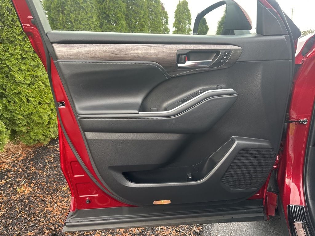 2023 Toyota Highlander Platinum