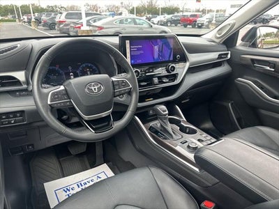 2023 Toyota Highlander Platinum