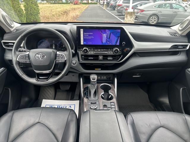 2023 Toyota Highlander Platinum