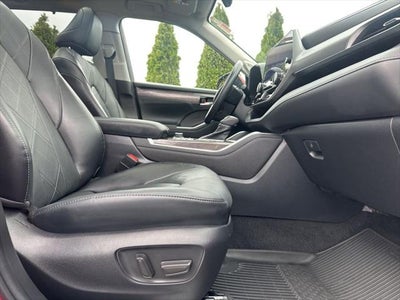 2023 Toyota Highlander Platinum
