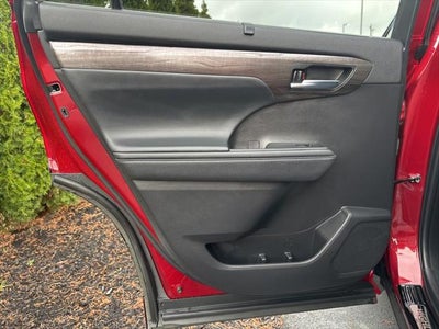 2023 Toyota Highlander Platinum