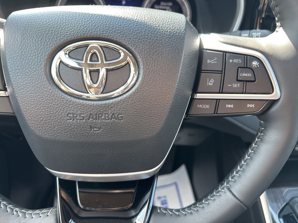 2025 Toyota Highlander Hybrid Limited