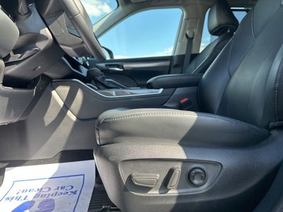 2025 Toyota Highlander Hybrid Limited