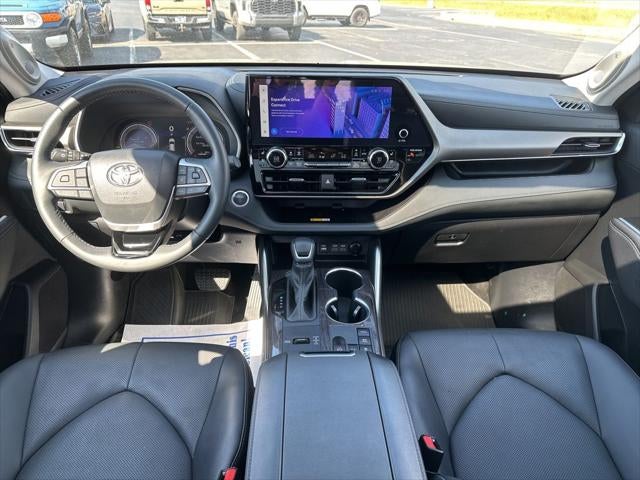 2025 Toyota Highlander Hybrid Limited