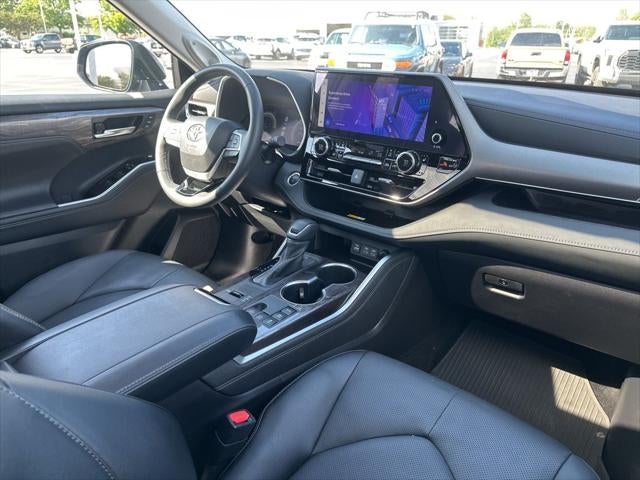 2025 Toyota Highlander Hybrid Limited