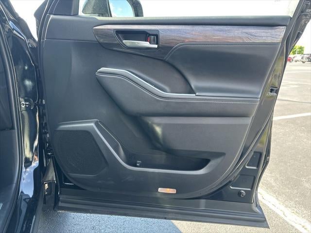 2025 Toyota Highlander Hybrid Limited