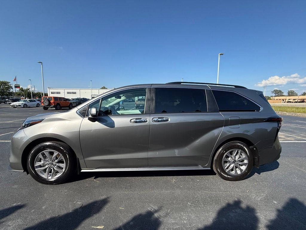 2026 Toyota Sienna XLE 7 Passenger