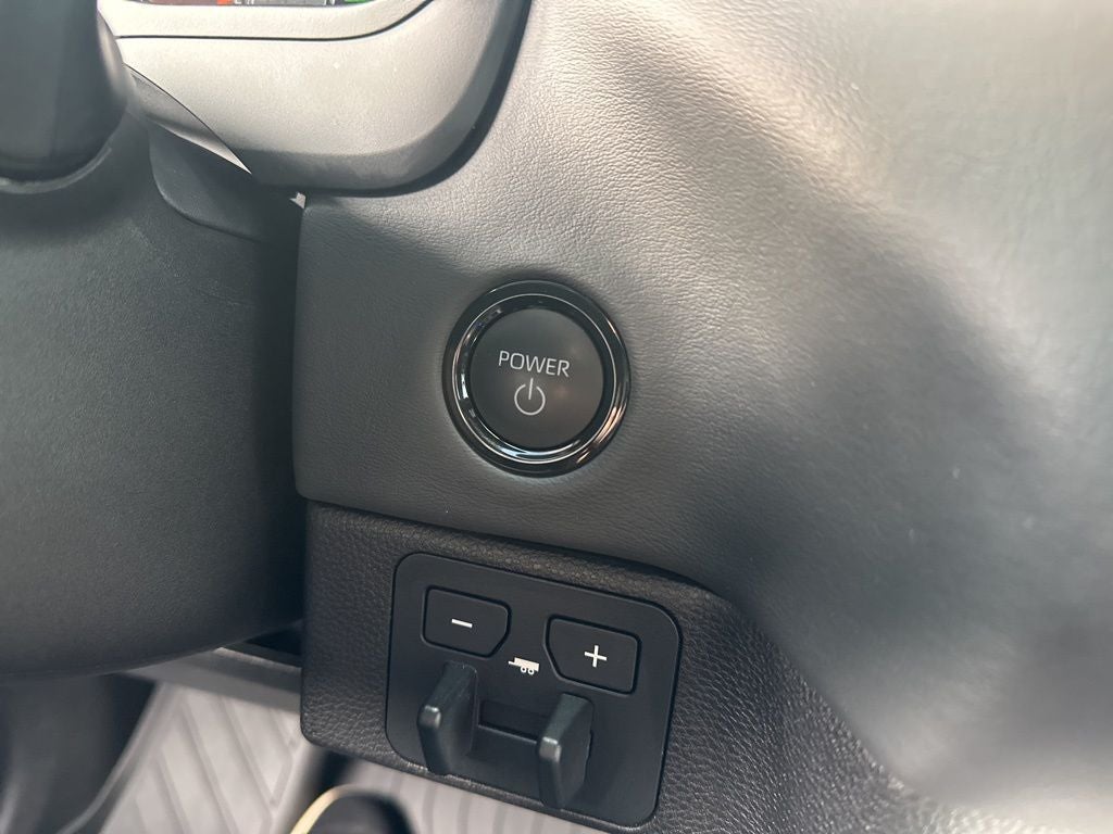 2025 Toyota Tundra Hybrid Platinum