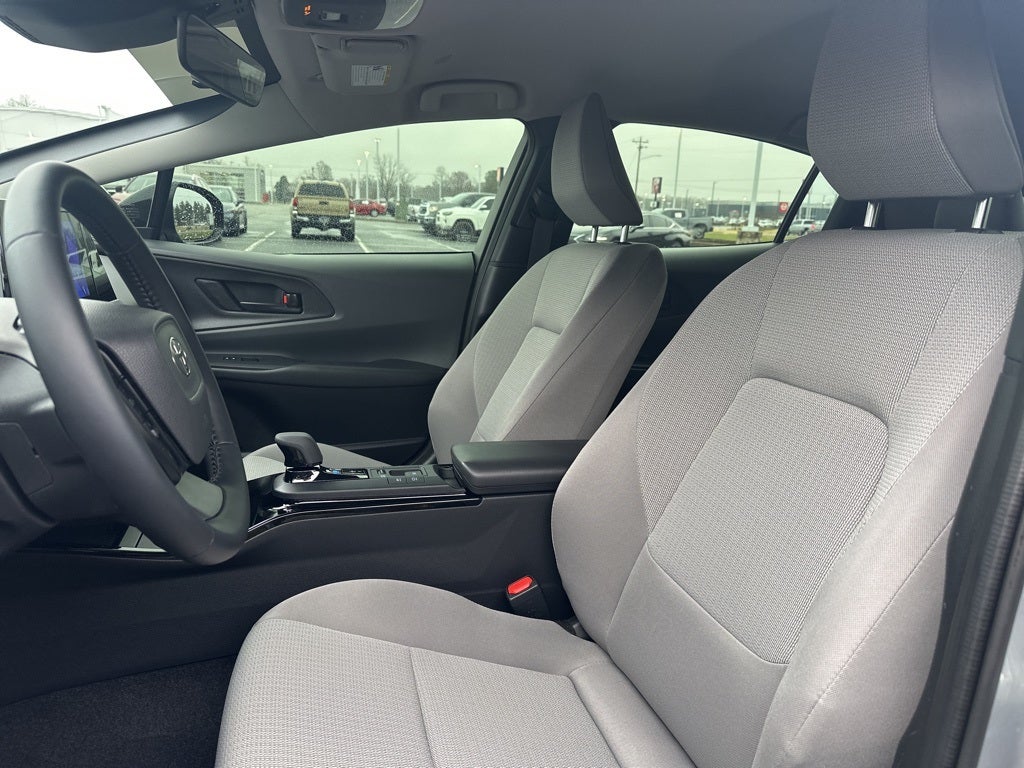 2025 Toyota Prius LE
