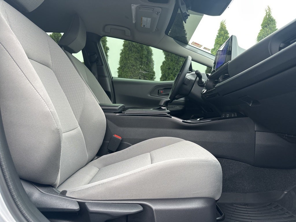 2025 Toyota Prius LE