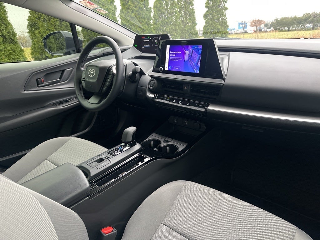 2025 Toyota Prius LE