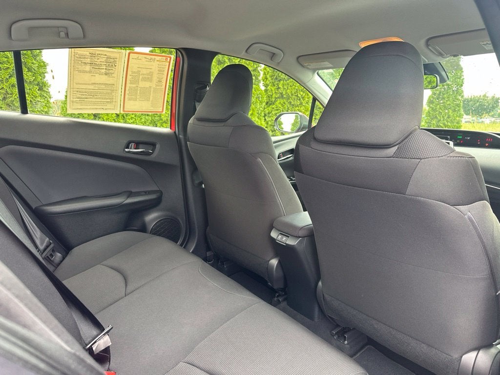 2021 Toyota Prius L