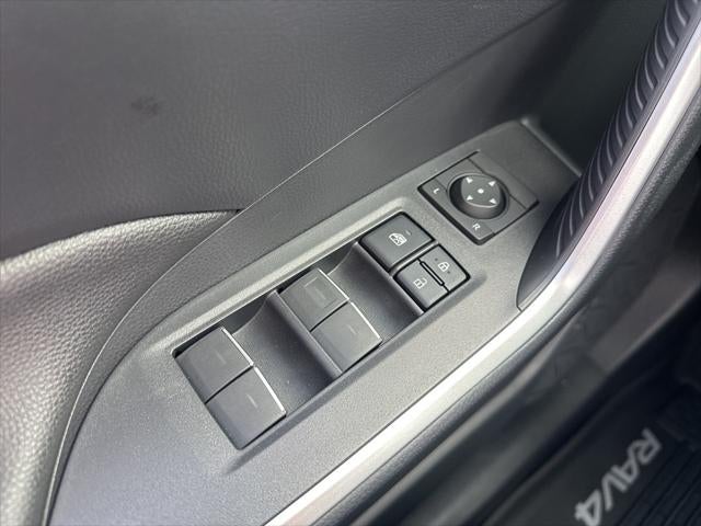 2025 Toyota RAV4 Plug-In Hybrid SE