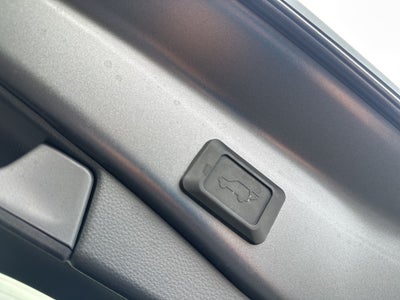 2025 Toyota RAV4 Plug-In Hybrid SE